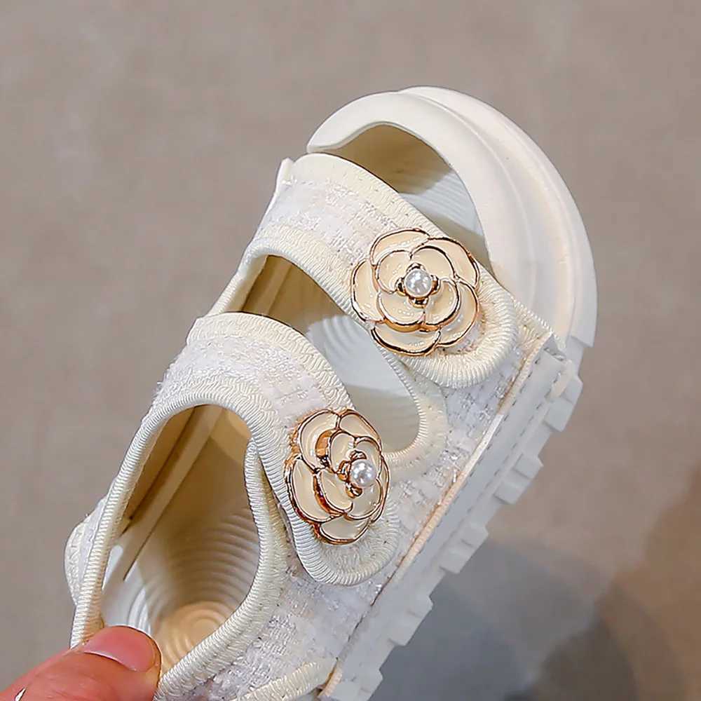 Korean Style Summer Sandals For Girls Luxury Pearl Flower Childrens Beach Shoes Ergonomics Softsoled Kids Girls Sandals J250923