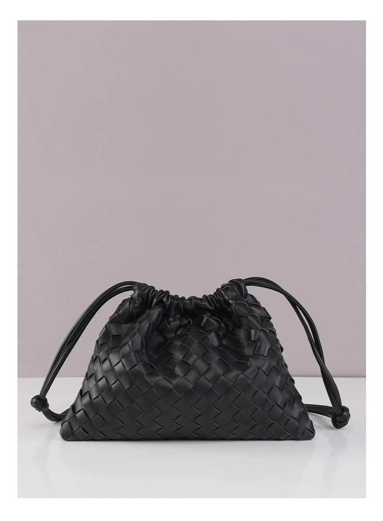 2025 New lucky bag shoulder bag hand-woven bag bag drawstring wrinkled cloud bag fashion trend vintage crossbody bag