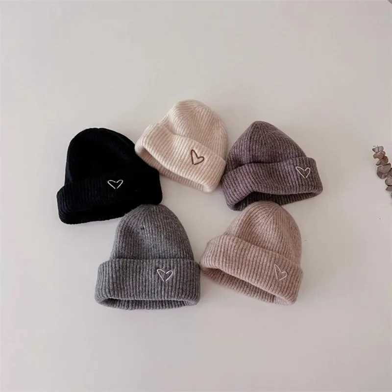 Solid Color Kids Knitted Hat Scarf Love Heart Embroidery Autumn Winter Warm Baby Beanie Outdoor Anticold Boys Girls Cap Scarves Z251029