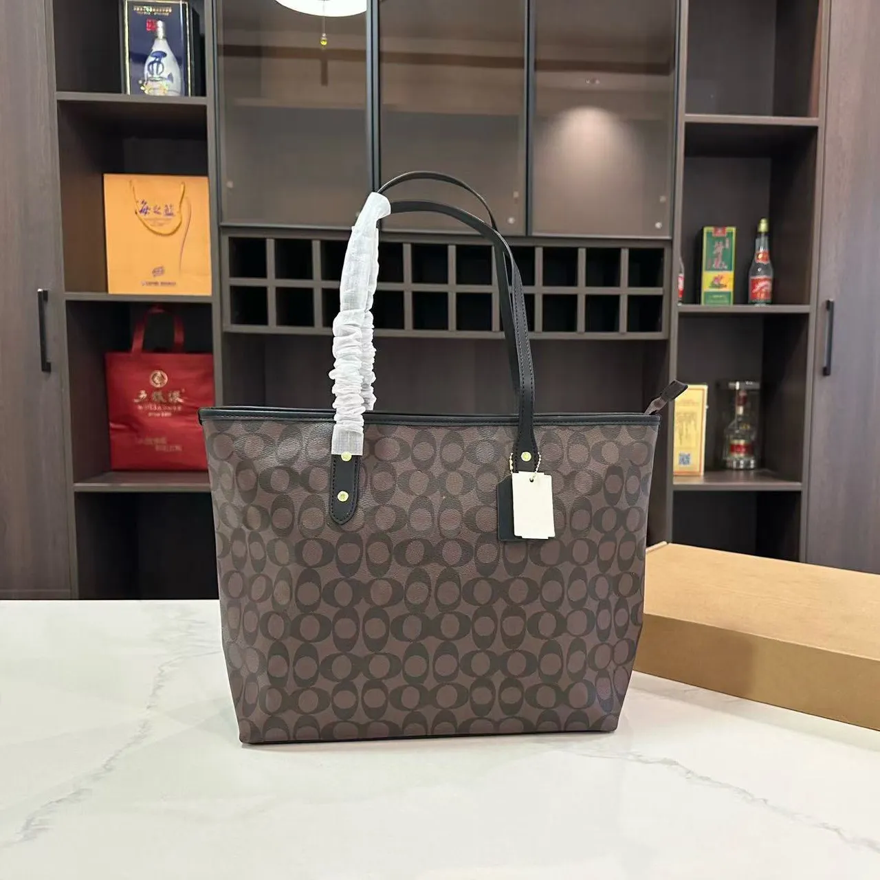 Large-capacity genuine leather designer handbag daily travel large-capacity bag high-quality bucket bag multi-color portable bag
