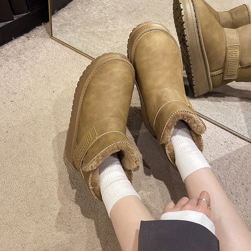 hot Free delivery designer Ladies' snow boots Fashionable and comfortable snow boots are essential for commuting