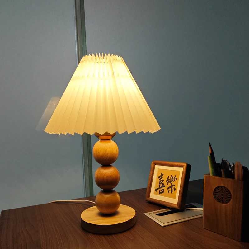 Solid Wood Table Lamp Nordic Vintage Pleated Bedroom Bedside Desk Reading Decorative Wooden Desk Lamp LED E27 Bulb C251115