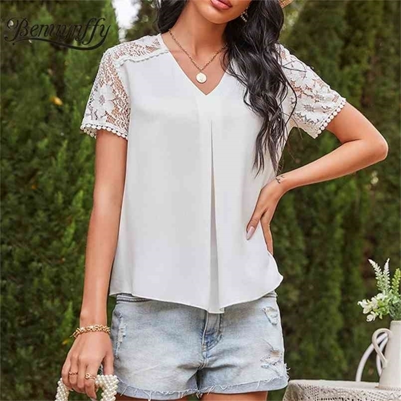 V-neck Lace Patchwork White Blouses Tops Women Fashion Summer Short Sleeve Pleated Front Casual Ladies Blouse 210510