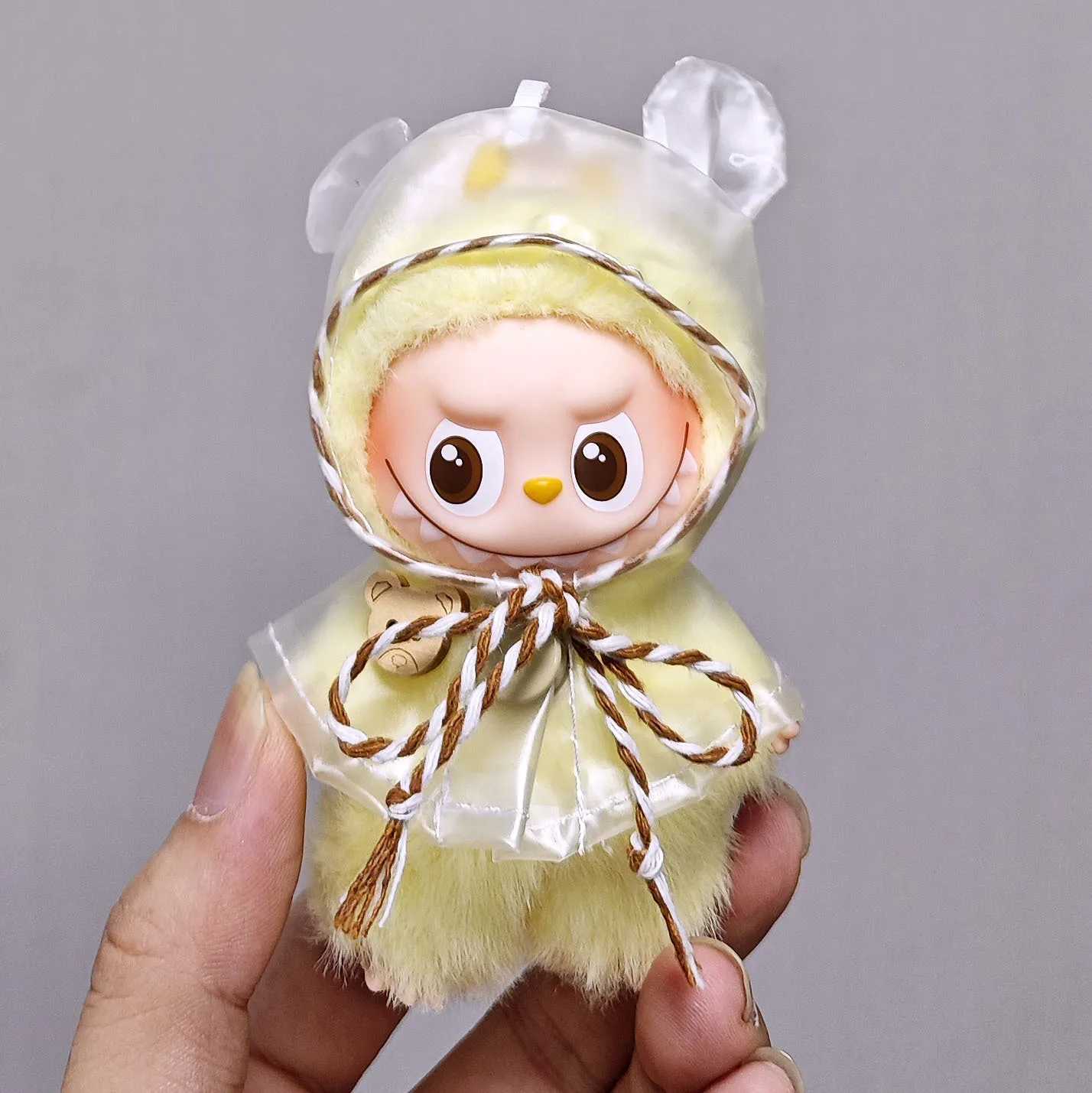 10cm Mini Labubu 40 Doll Clothes 4thGen 4Color Raincoat Yellow Bee Pink Rabbit Raincoat for Mini Labubu C250924