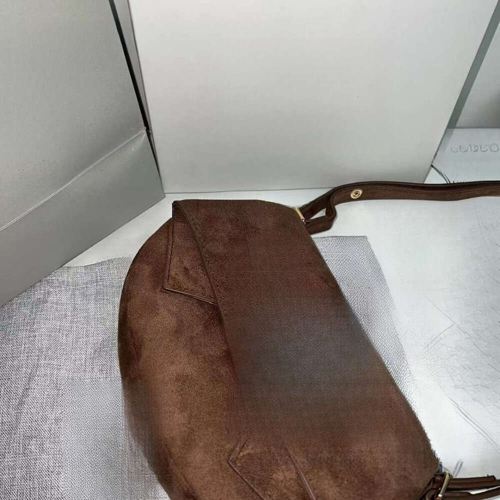 Internet Celebrity New Women's Fashionable And Elegant Matte Suede Spaceship Single Shoulder Underarm Handheld Crossbody Bag B5