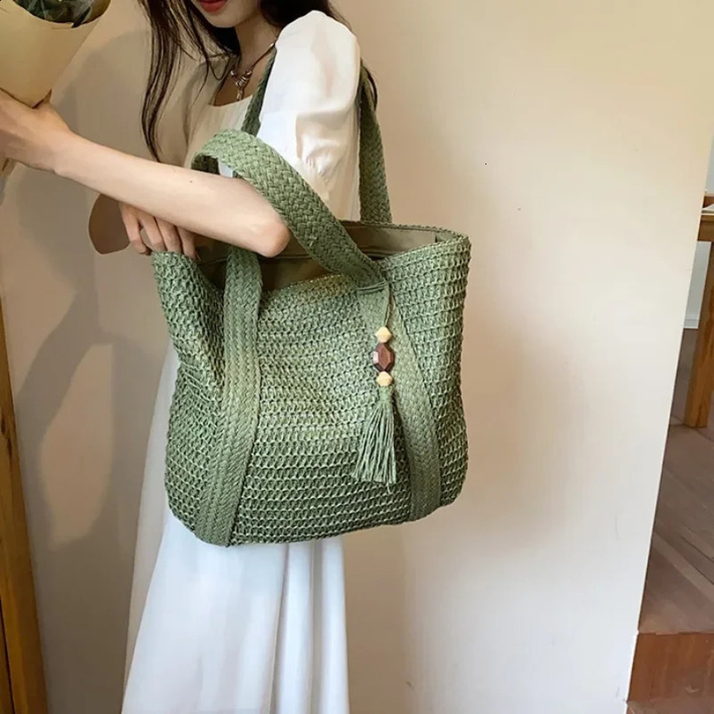 Elegant womens straw bag handbag holiday beach commuting leisure top fashionable retro shoulder 241014