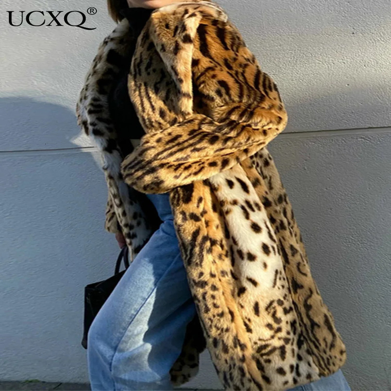 UCXQ Winter Long Warm Thick Leopard Pattern Fluffy Artificial Fur Coat Womens Tiger Printed Runway Loose Clothing Womens Edition 241029