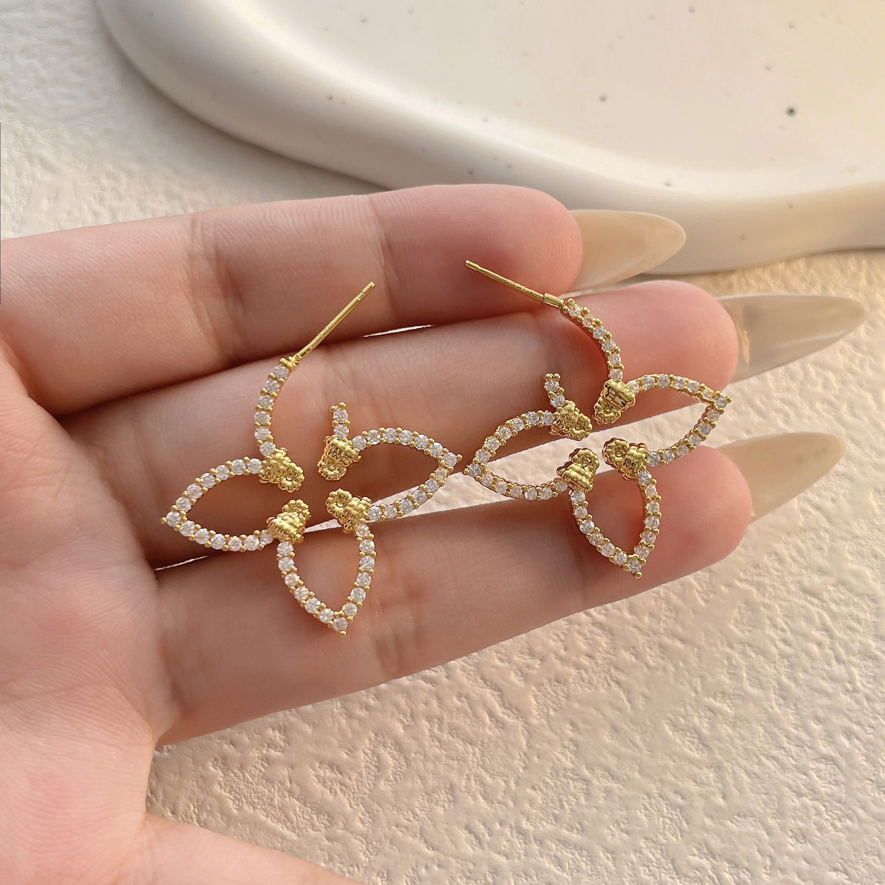 Light Elegant Sparkling Star Fashionable Versatile Copper Gold-Plated Zircon Earrings for Women - view 5