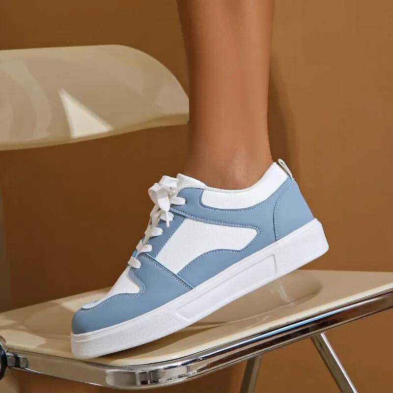 2024 White Red Sports Skate Shoes Large Size 42 Low Top Casual sneakers Ladies flat comfortable leather skates ddmymonkey