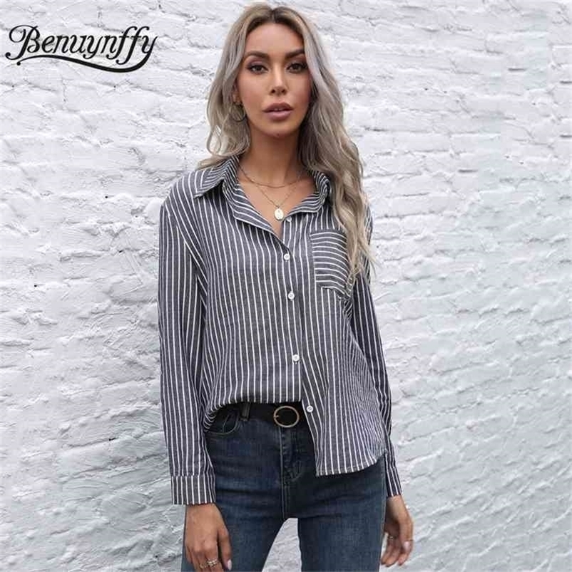 Turn-down Collar Button Up Striped Shirt Women Spring Casual Fashion Pocket Long Sleeve Blouses Shirts For Ladies 210510
