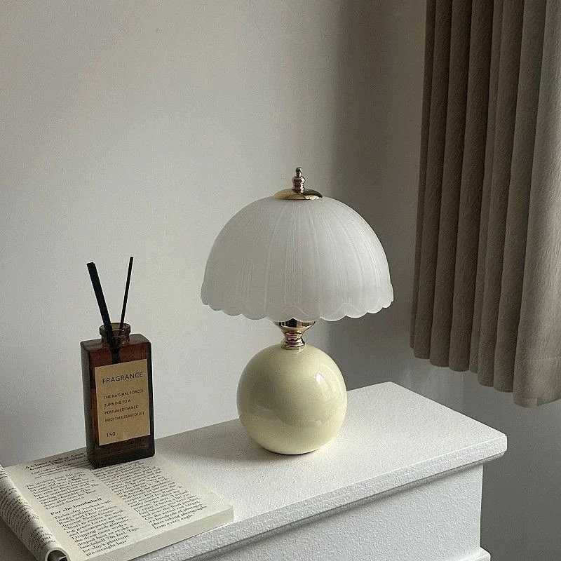 Classic Flower Bud Table Lamp Modern Art Table Lamp Bedroom Bedside Lamp Decorative Table Lamp Flower Bud Desk Lamps Night Light C251115