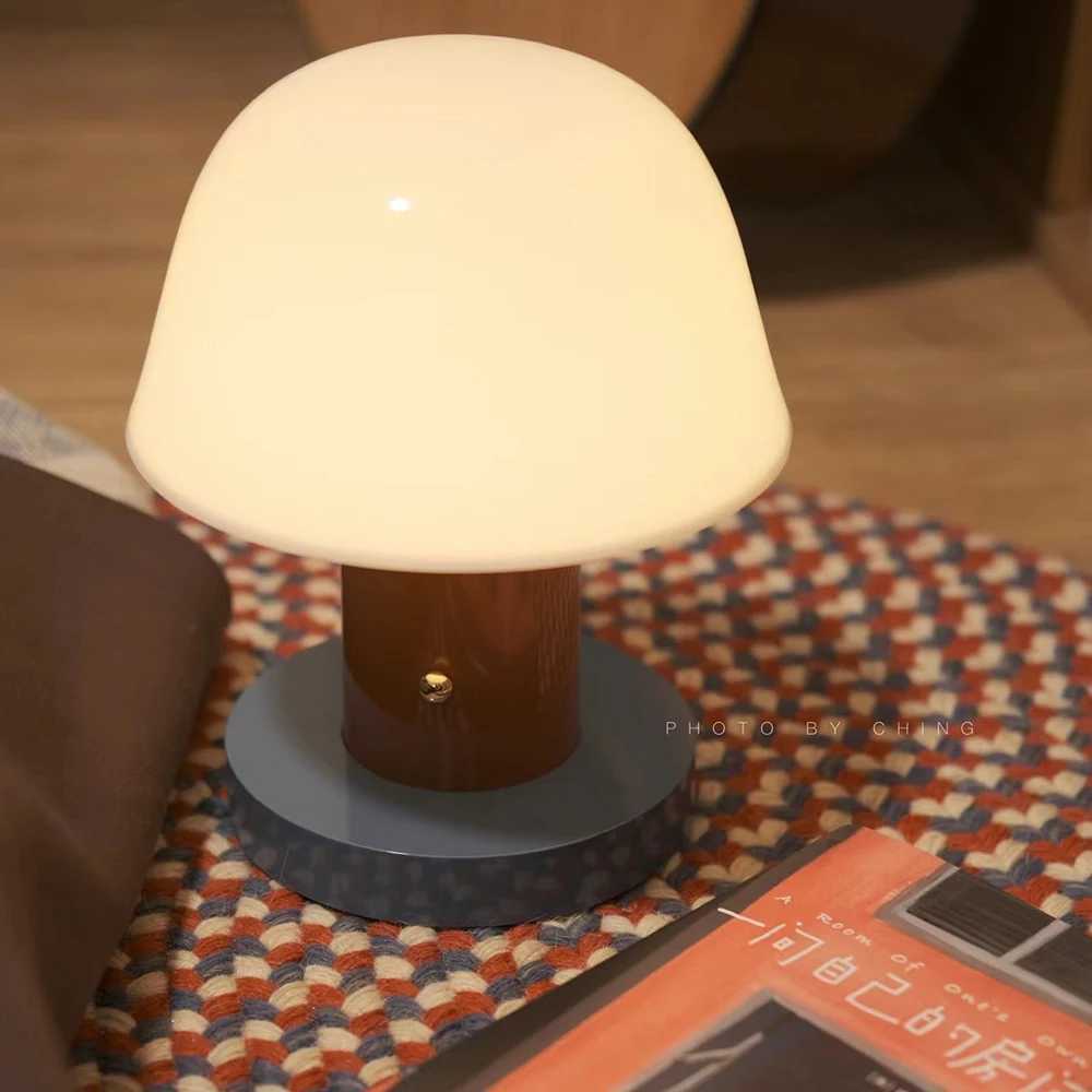 Mushroom table lamp bedroom bedside decorative lamp USB charging LED touch switch desk lamp C251115