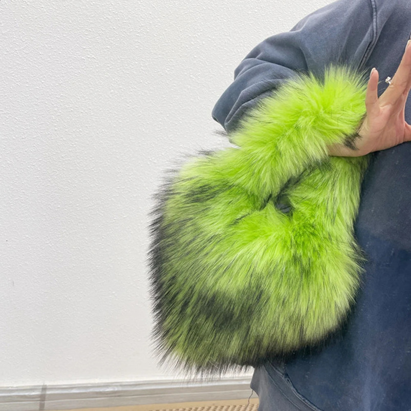 Y2K girl wallet fluffy faux fur cross bag heartshaped shoulder womens handbag fashionable plush shopping winter 240906