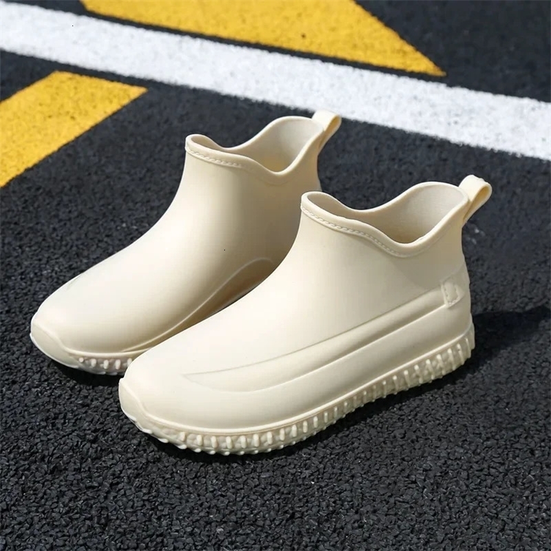 Womens Water Shoes Short Tube Flat Heel Non-slip Rubber Shoes Korean Version of Fashion Waterproof Rain Boots Kitchen Shoes 240627