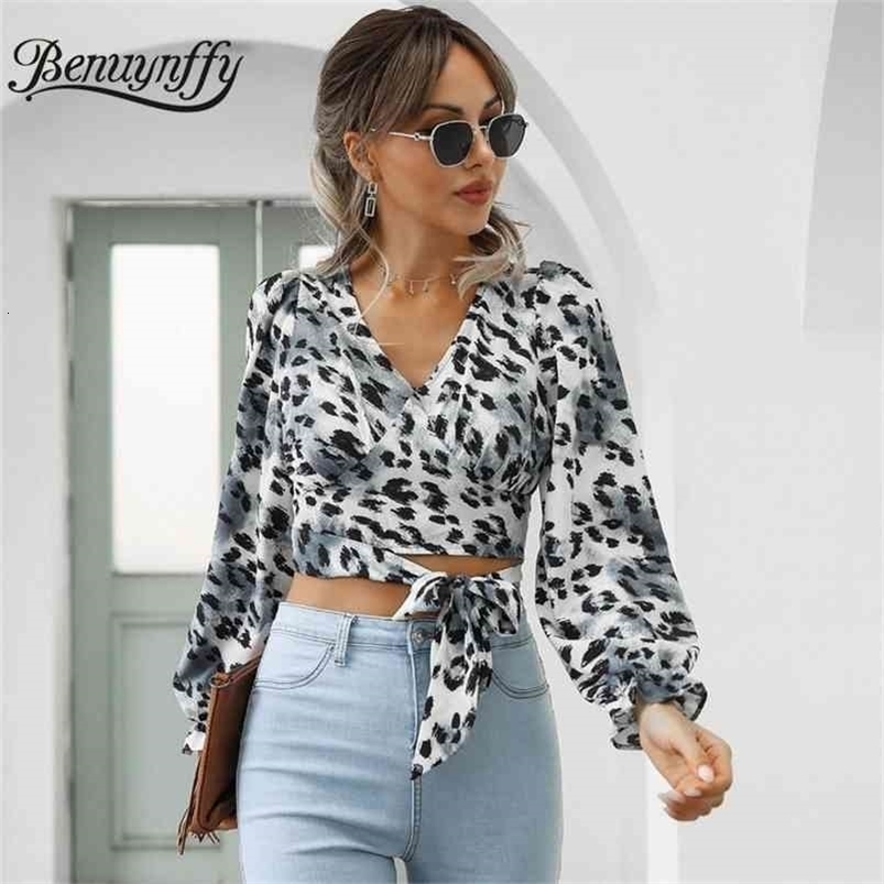 V-neck Puff Sleeve Crop Top Women Spring Fashion Streetwear Print Blouse Woman Long Cropped Belted 210510
