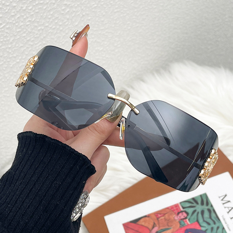 Designer Sunglasses For Women Men Vintage Style Sunglasses Fashion Classic Sunglasses Luxury Polarized Goggle Pilot Metal Frame Oversized UV400 Eyewea