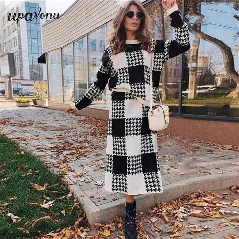 Free Fashion Houndstooth Sweater Set Women's Long Sleeve Loose Pullover & Midi Skirt Christmas Two Piece 210524