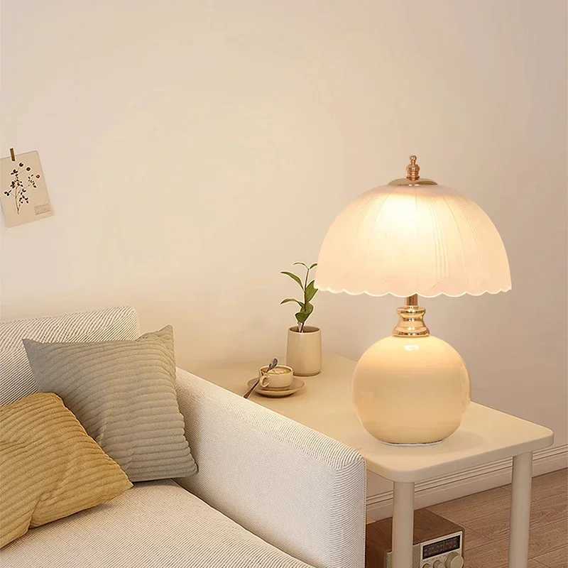 Classic Flower Bud Table Lamp Modern Art Table Lamp Bedroom Bedside Lamp Decorative Table Lamp Flower Bud Desk Lamps Night Light C251115