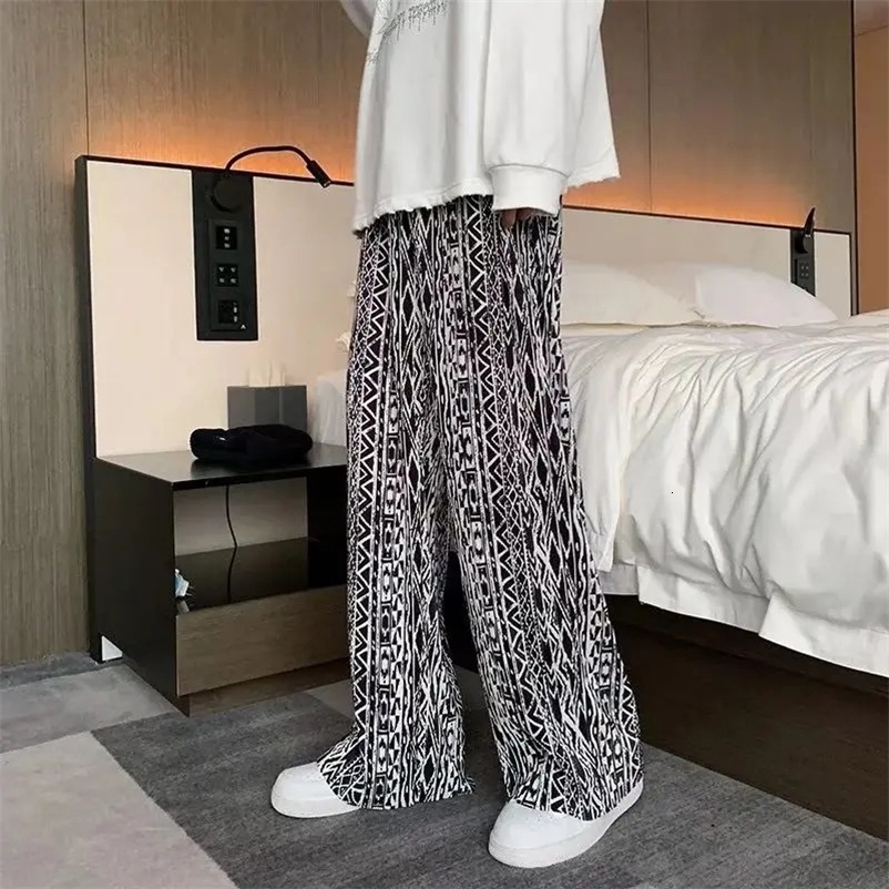 Vintage Sweatpants Male Y2k Wide leg Oversize Pants Men Casual Sport Ankle-length Straight Trousers Streetwear 240717