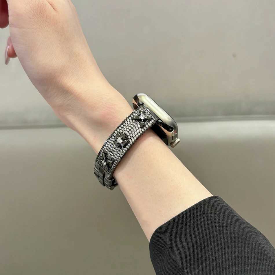 Designer Clover Strap for Watch Band 38 40 4142 45 46 49mm iWatch Series 10 9 8 7 6 5 4 3 SE Ultra Luxury Jewelry Bracelet Z250924