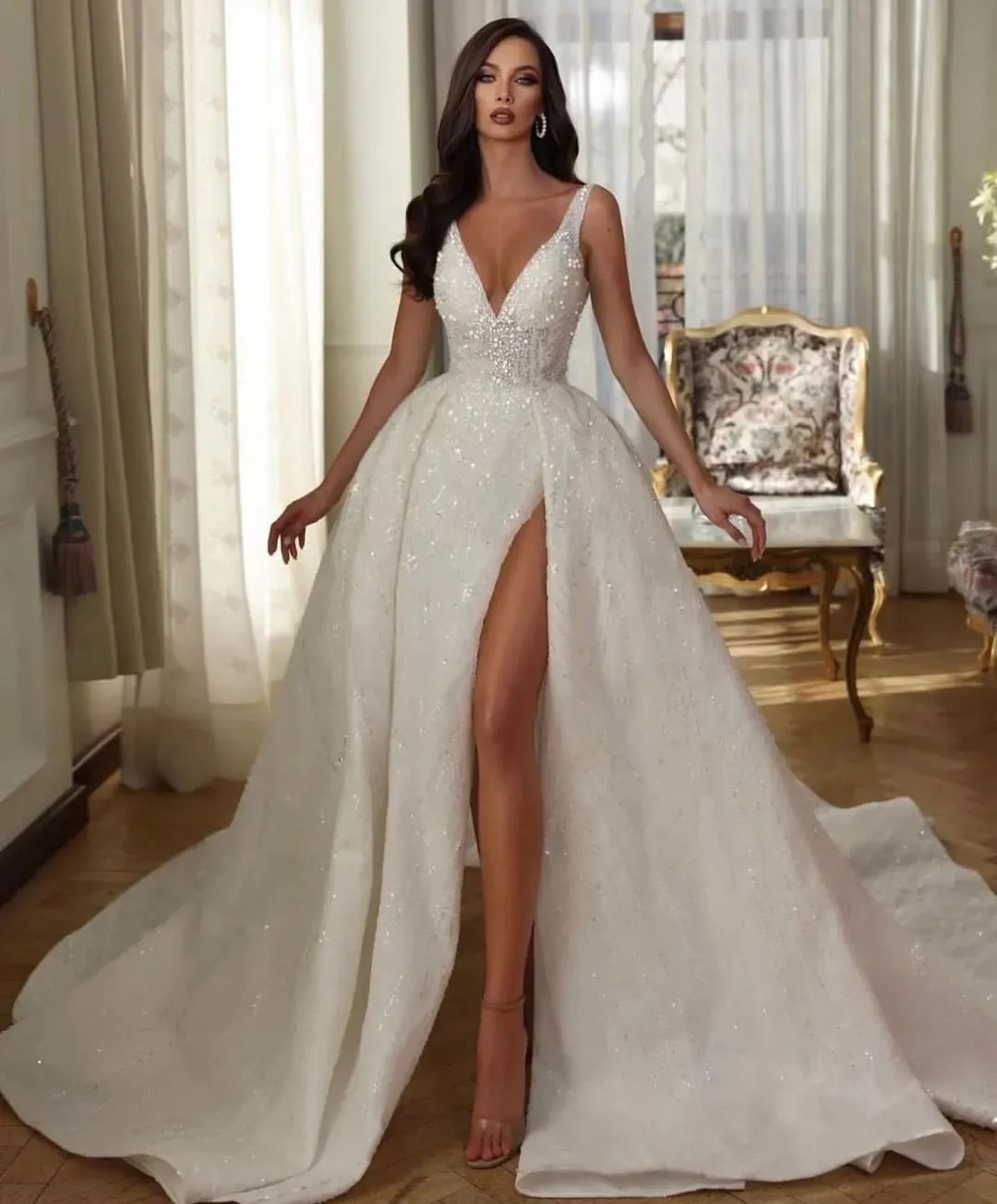 Exquisite Bling Blings Glitter Wedding Dresses Sexy V Neck Sleeveless Sequins Beading Pearls Side Slit Bridal Gowns Custom Made Vestido de Novia Plus 