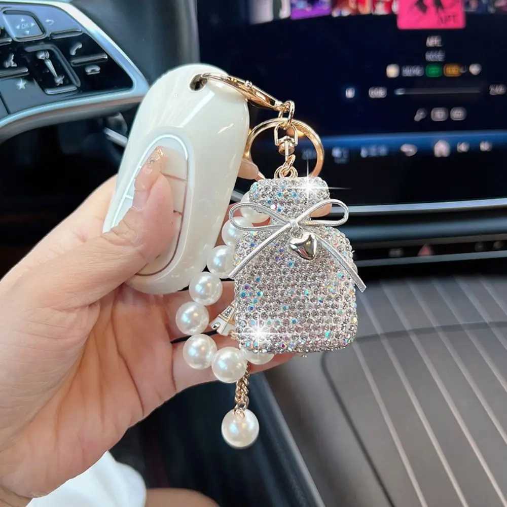 Fashion Bow Knot Shape Keychain Pearls Rhinestone Inlaid Rhinestone Keyring Tassel Cute Shape Keyring Personal Use D250924