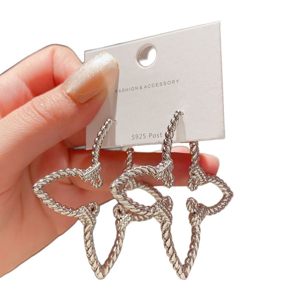 French Hollow Flower Earrings for Women, Exaggerated High-end Niche Gold Earrings