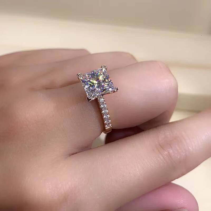Unique Design 18K Gold With 3ct D Color Princess Cut Moissanite Diamond Ring Gemsmetone Jewelry Engage Ring
