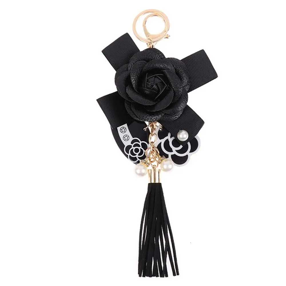 Fashion Valentines Gifts Leather Jewelry Gifts Bag Ornaments Element Hanger Bag Pendant Key Chain Camellia Key Chain Flower Keyring1 D250925