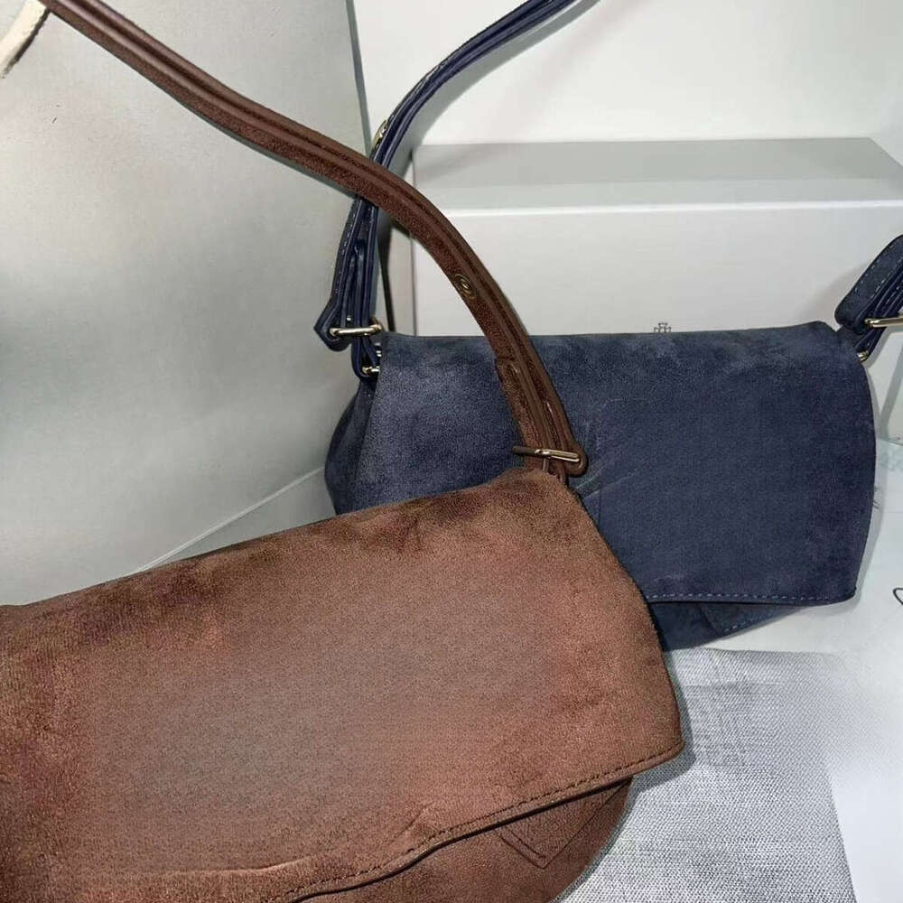 Internet Celebrity New Women's Fashionable And Elegant Matte Suede Spaceship Single Shoulder Underarm Handheld Crossbody Bag B5