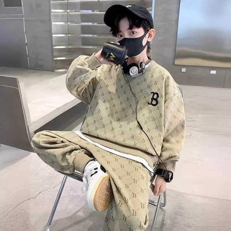 Boys Spring Outfit Set 2025 Childrens Letter Sweatshirt TwoPiece Set for Older Kids Trendy Brand Spring and Autumn Clothes Letter Print C250924