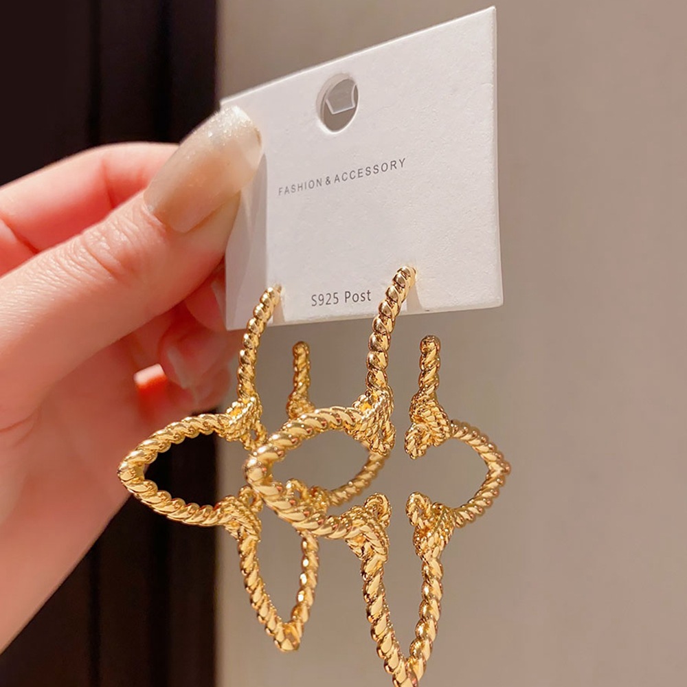 French Hollow Flower Earrings for Women, Exaggerated High-end Niche Gold Earrings