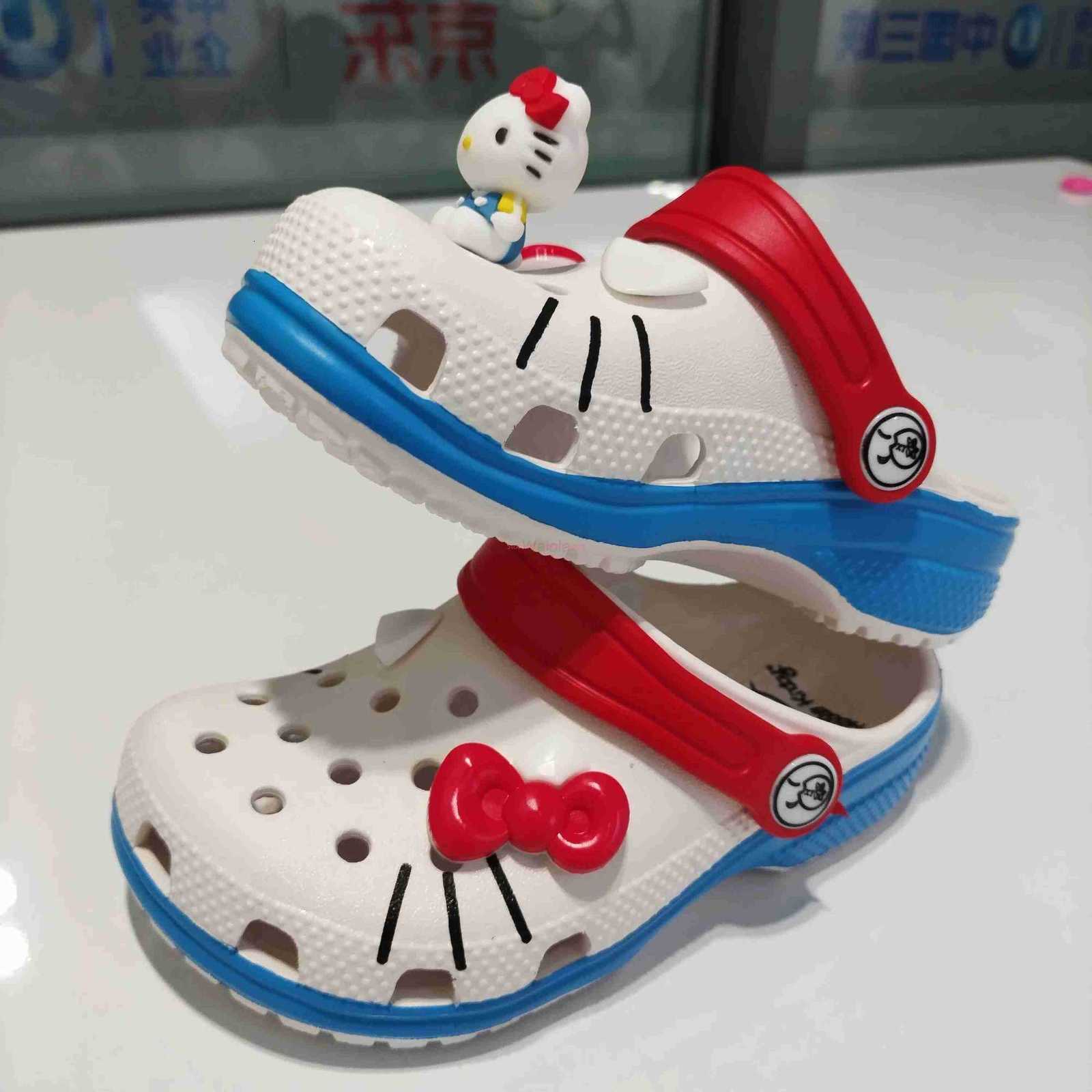 Sanrio In Stock Hello Kitty Hole Sandals Slippers Sandals Kawaii Eva Anime Home Beach Shoes Summer Slippers Adult Kids Gift L250924