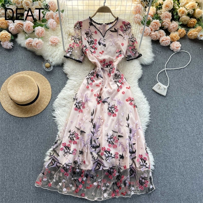 DEAT Summer Arrivals Short Sleeve V-neck Hollow Out Waist Slim Vintage Embroidery A-line Long Dress MZ732 210709