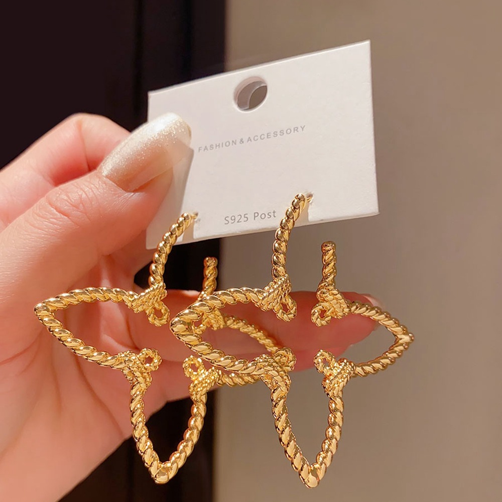 French Hollow Flower Earrings for Women, Exaggerated High-end Niche Gold Earrings