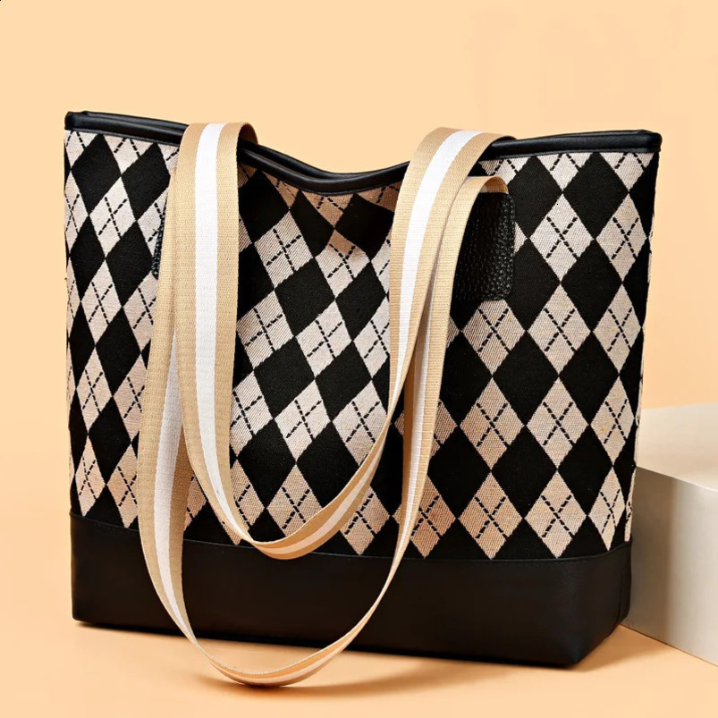 Canvas Bag for Women Fashion Versatile Checkered Shoulder Cartoon Rabbit Print Large Capacity Commuting Tote 240729