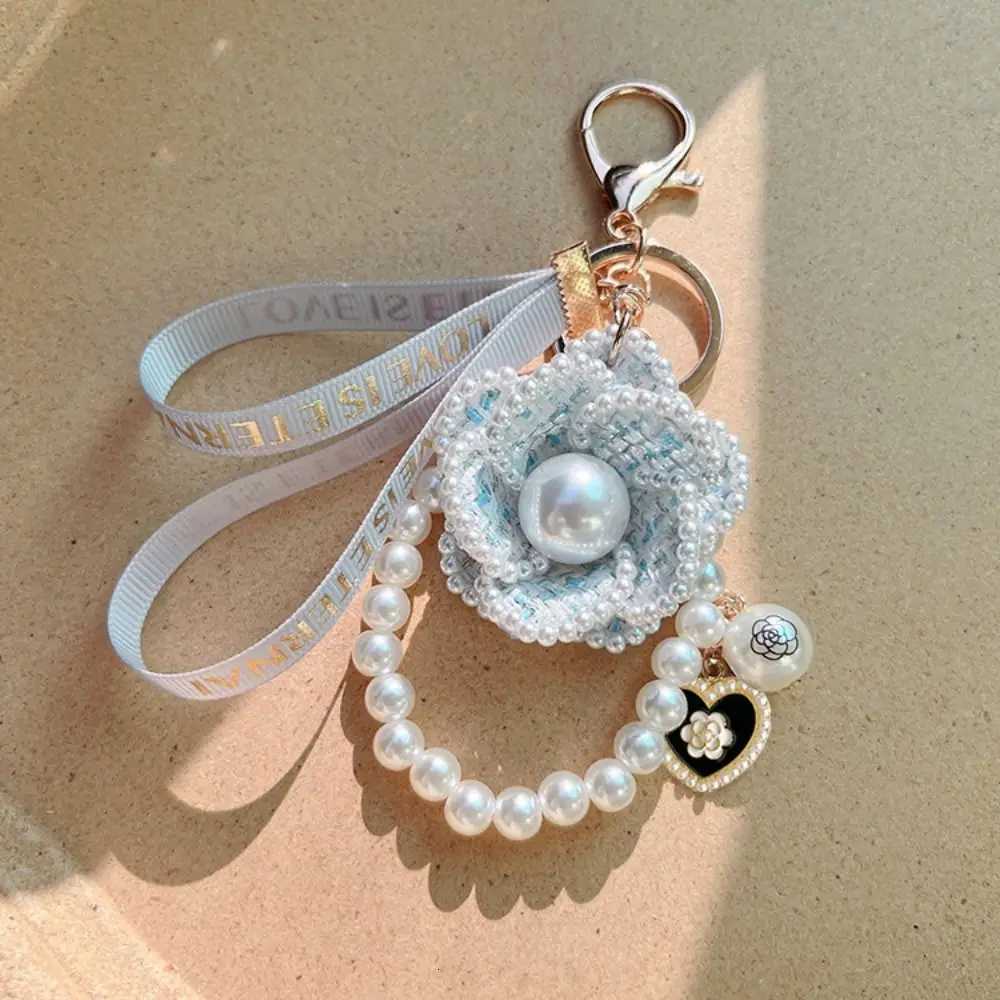 Fashion Kawaii Camellia Flower Keychain Decorative Car and Bag Key Ring Pendant for Students - Korean Style Accessories Z260130