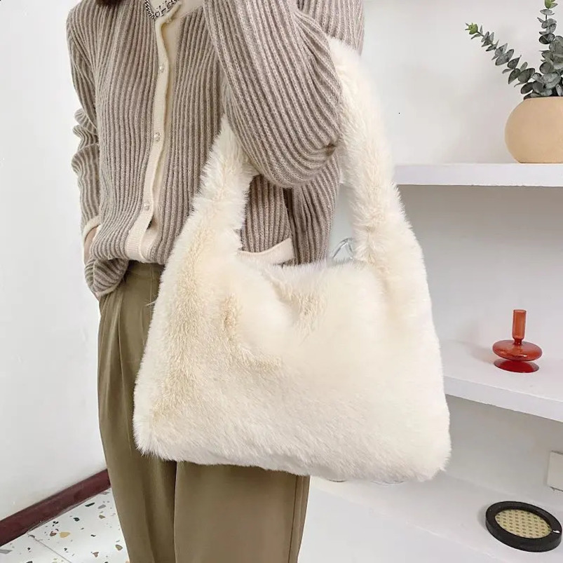 Fashionable womens faux fur handbag zipper solid color underwear shoulder bag fashionable winter autumn soft fluffy plush 240828
