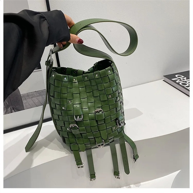 Woven Bucket Shoudler Crossbody Bag for Women Casual Tote Handbag and Purses Trendy Clutches Lady Messenger Bag 240801