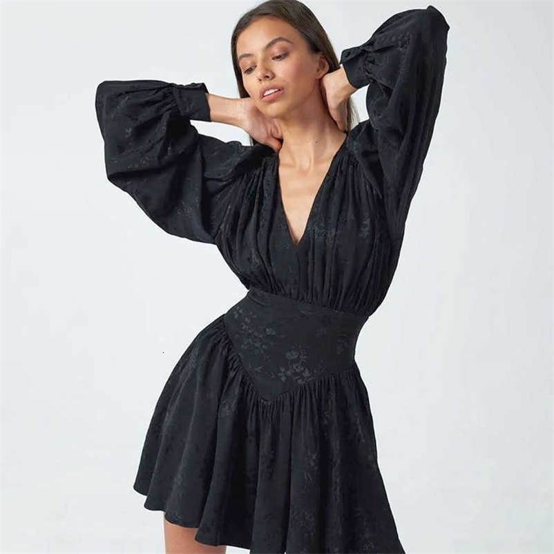 DEAT Spring Long Lantern Sleeve V Neck Black Embroidery Ruffles Short Mini Pleated Dress Women MH692 210709