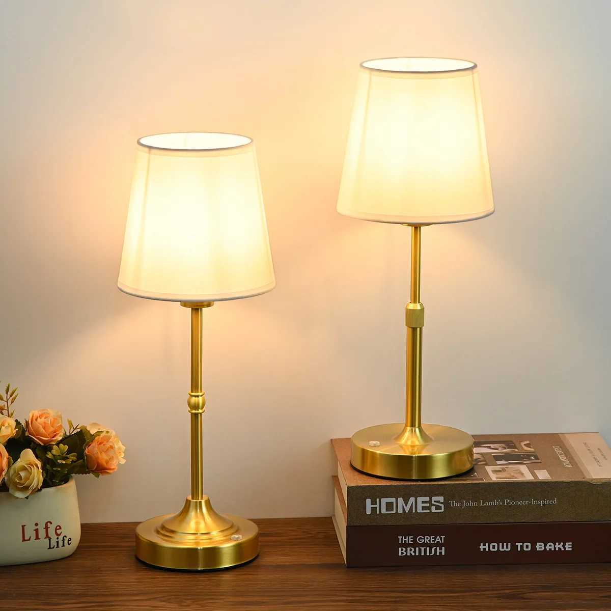 French Fabric Bedside Lamp Creative Retro Charging Table Lamp Bedroom Decorative Table Lamp C251115