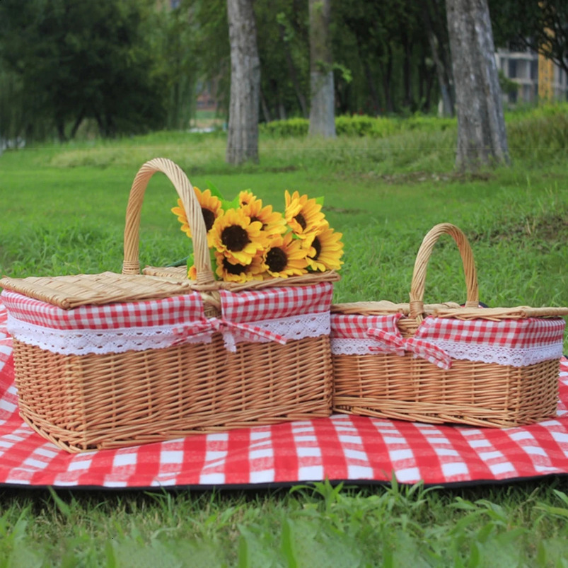 Weaving wicker baskets picnics picnic storage breadcrumbs food breakfast flower display boxes kitchen organizers home decor 240828