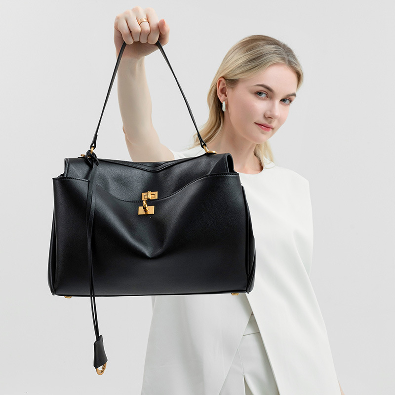 Bag for Women 2025 New Rodeo Bag Large Capacity Commuter Tote Bag B Brand Same Style Handbag Textured Shoulder Bag f6