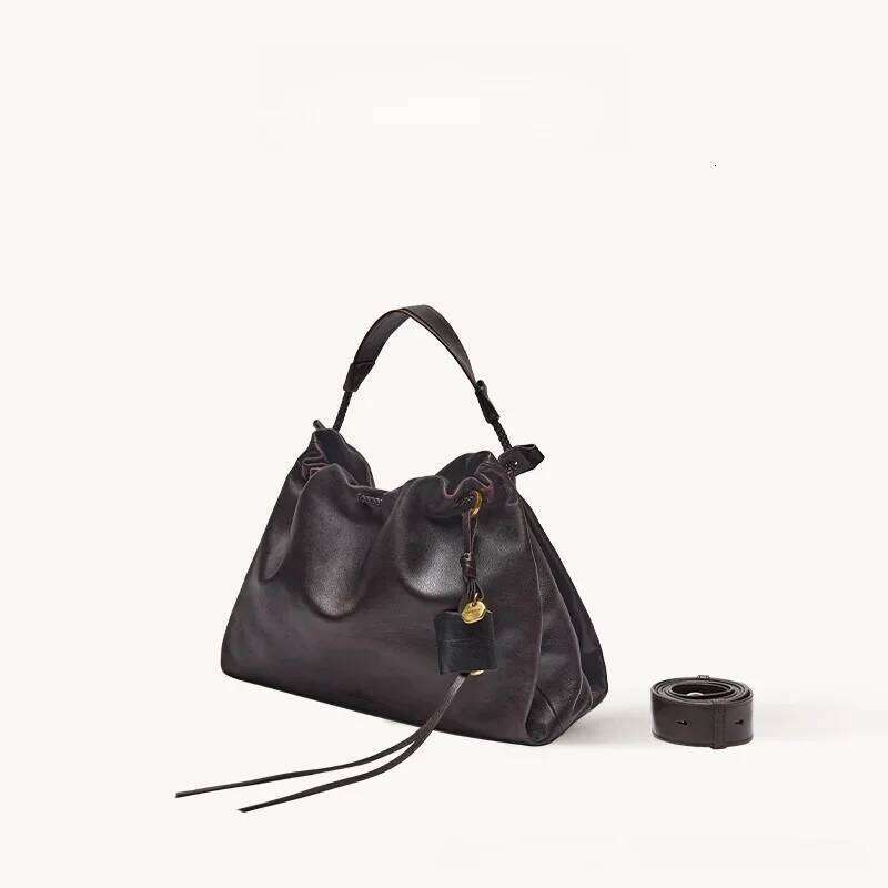 New Large Capacity Trash Bag Fashionable Soft Leather Handbag With Internal Zipper Pocket For Commuting And Suotong2509