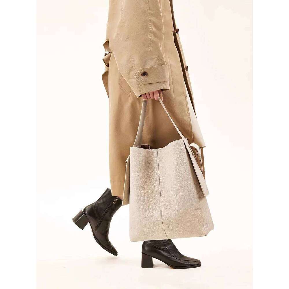 Hanging Ear Tote Series Head Layer Cowhide Leather Light Backpack Commuter Single Shoulder Crossbody Bag Soft Comfortable Suotong2509