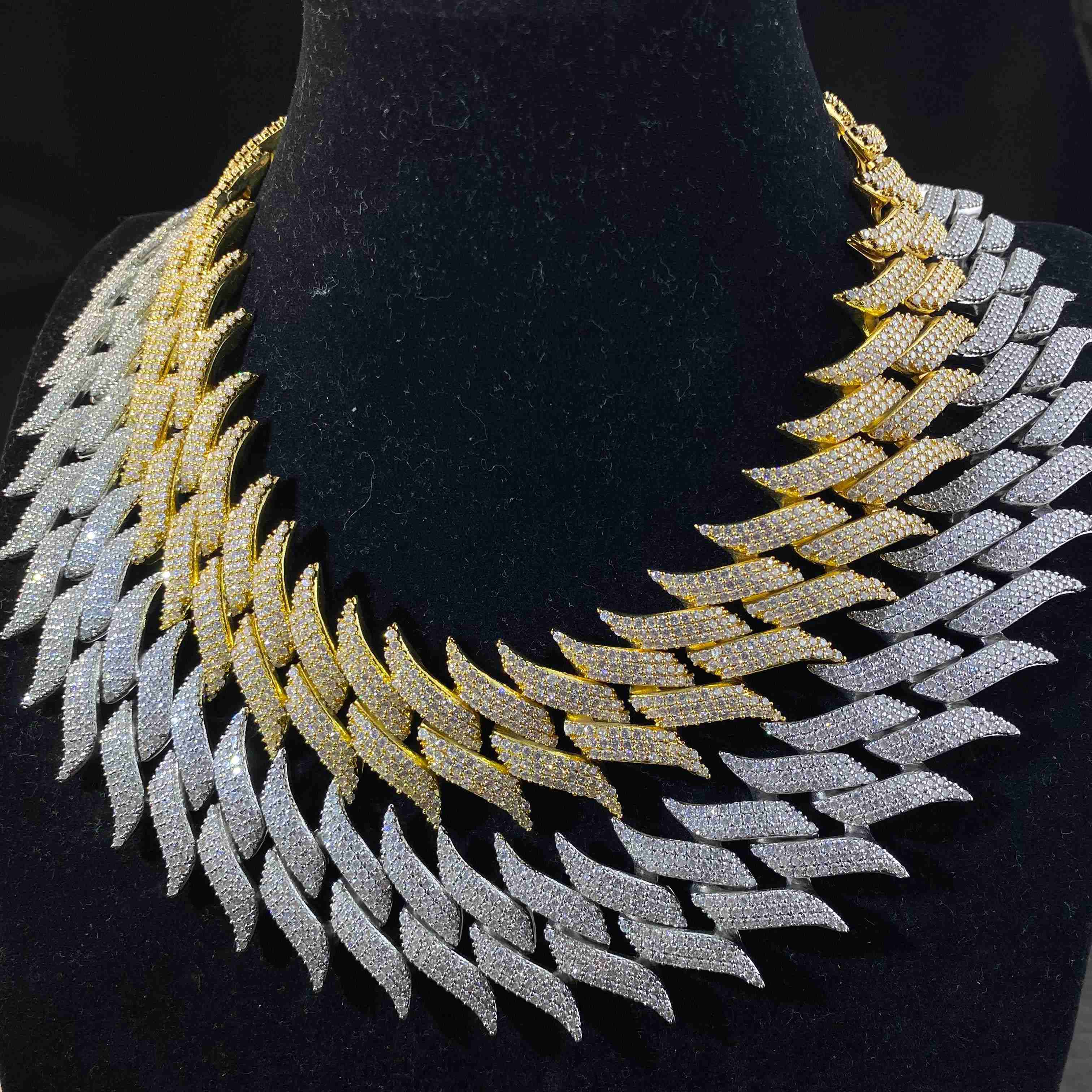 Fashionable Men Iced Out Bling Hip Hop Rock 30mm Spike Thorns Cuban Link Chain