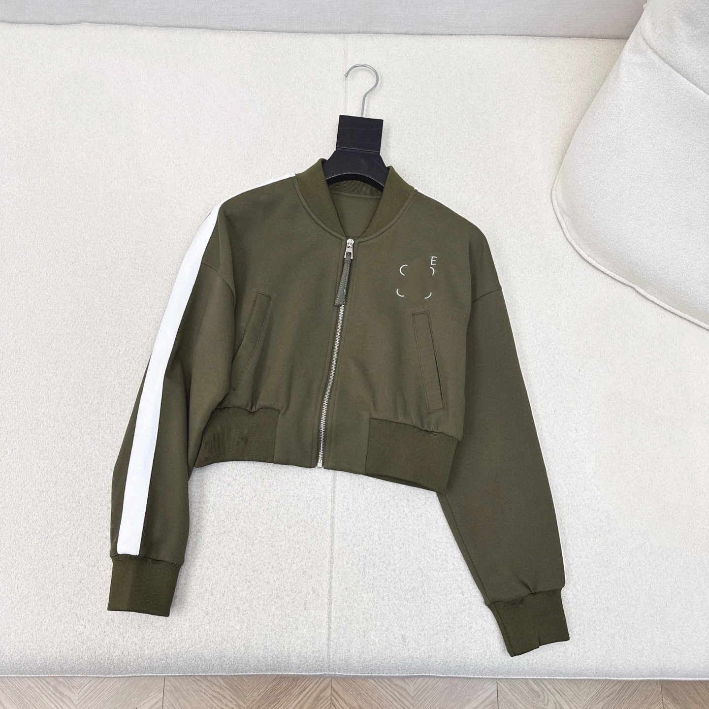 (Order by pic in opt, not by desc) Women Logo Embroidery Baseball Jacket - Cotton Blend Varsity Jacket with Ribbed Trim Stylish Casual Outerwear for Spring/Fall