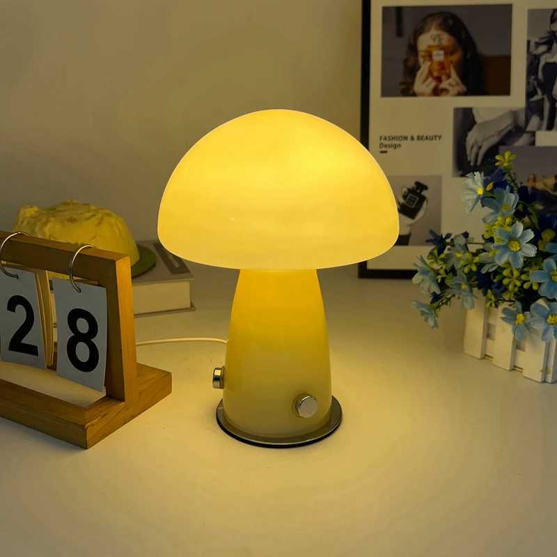 Glass mushroom lamp Nordic Bauhaus vintage ins girly internetfamous bedroom living room bedside ambient nightlight C251115