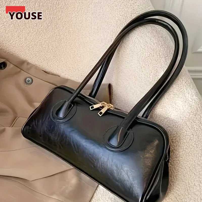 Vintage Arched Leather Handbag Chestnut Brown Top Handle Bag with GoldTone Zipper Elegant Handbag with Stitching Detail W250924