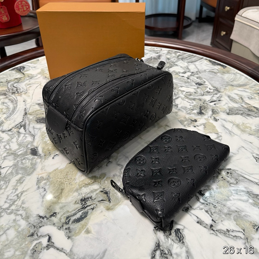 Cosmetic Bags Designer Jewelry Storage Box Monogram Makeup Bag Embossed Leather Wash Bag Rings Necklaces Watch Case Packaging Boxes Watch Boxs Matching Shell Wash